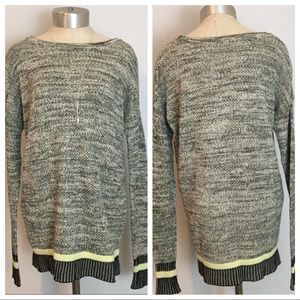 ✨ MAKE OFFER ✨

{URBAN OUTFITTERS} ECOTE OVERSIZED MARLED SWEATER